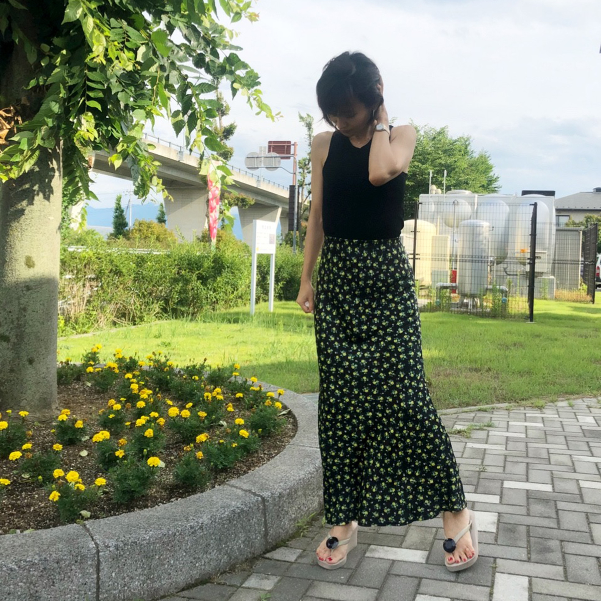 The shinzone 花柄タイトスカート - ひざ丈スカート