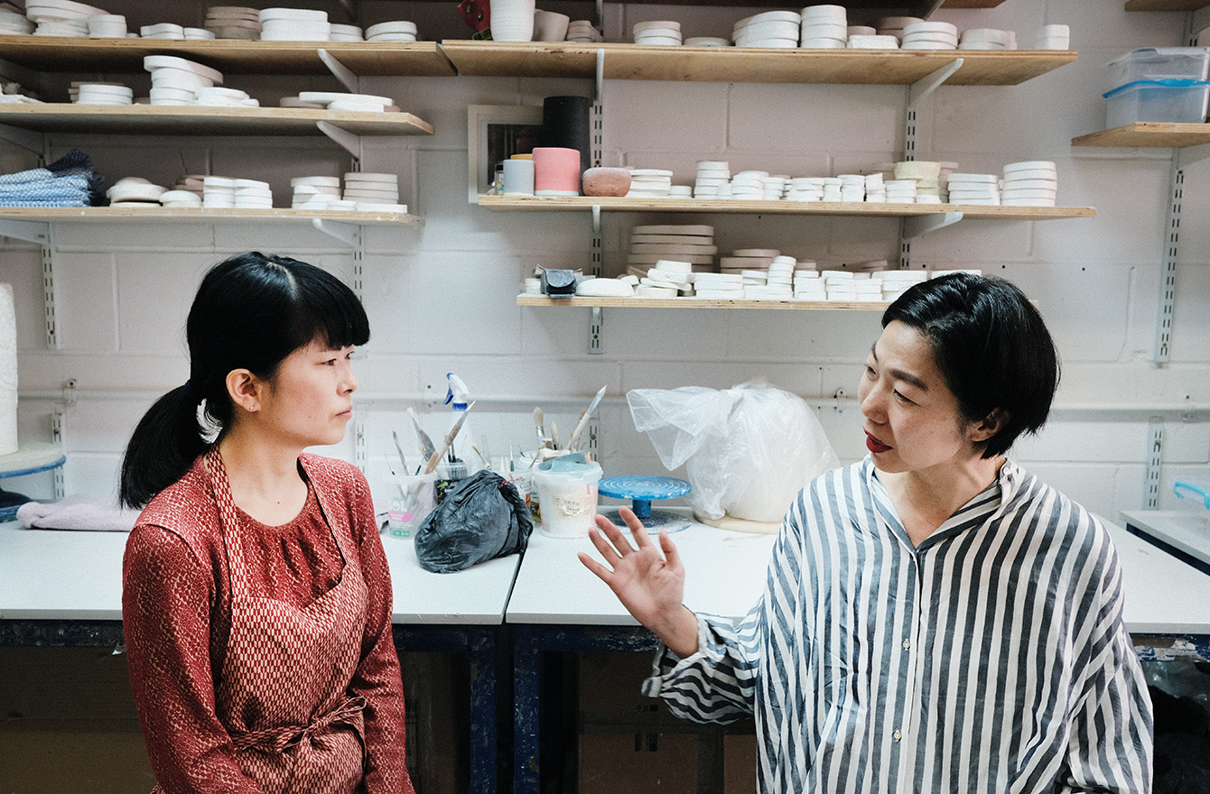 陶芸家 細野 仁美 世界で活躍するために おそれず あきらめず 止まらずに インタビュー 人生 おしゃれ そしてこれから Mi Mollet ミモレ 明日の私へ 小さな一歩 1 2