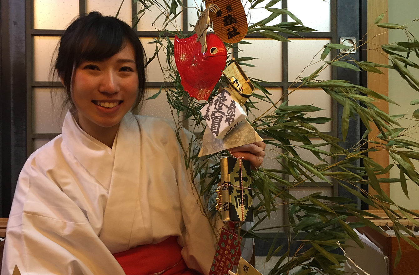 京都で初買い 京都ゑびす神社で 福笹 をいただく フリーエディター有田麻奈美 日々丸かじり Mi Mollet ミモレ 明日の私へ 小さな一歩