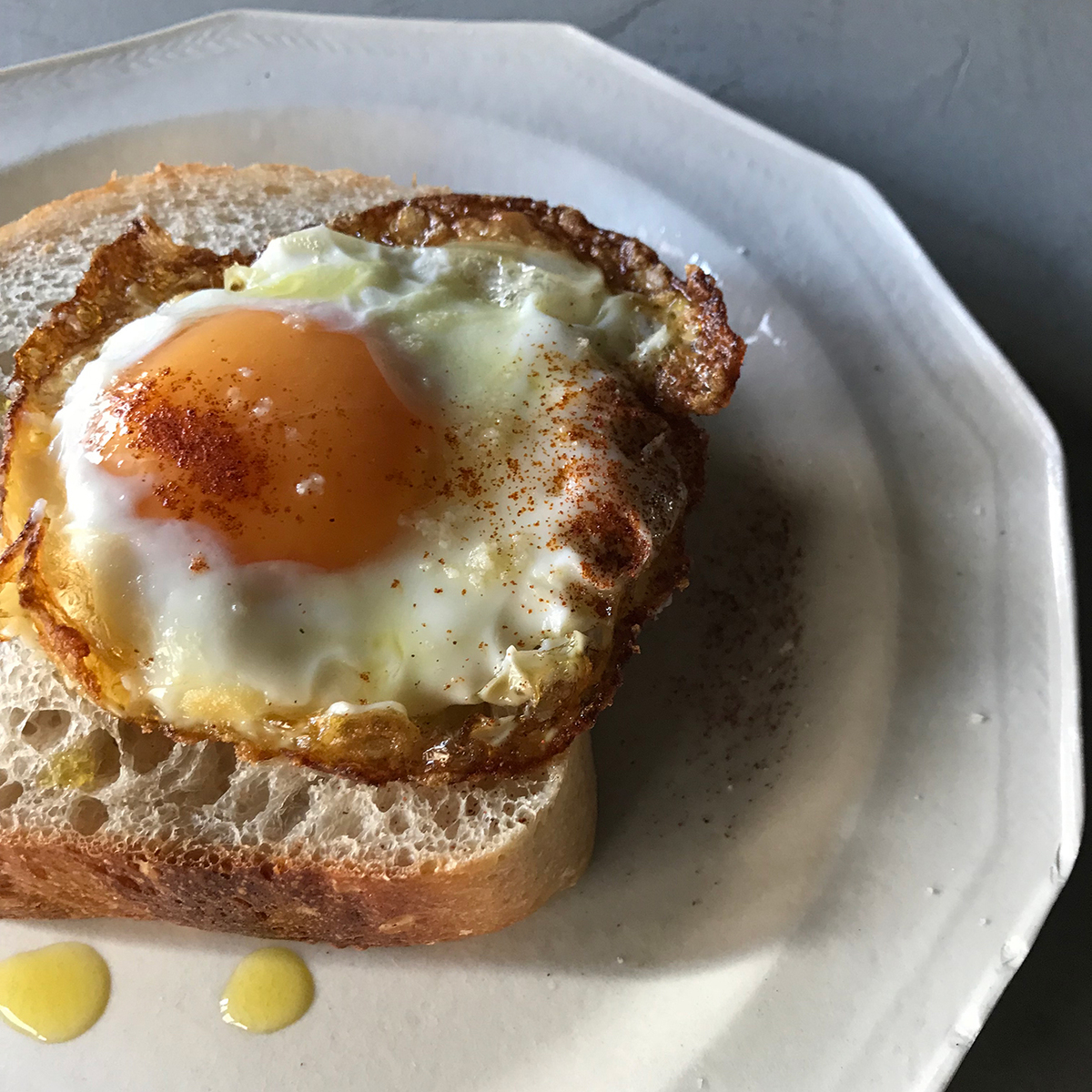 おいしそうな目玉焼きについて考える フードディレクター川上ミホの 暮らしの これいいね Mi Mollet ミモレ 明日の私へ 小さな一歩