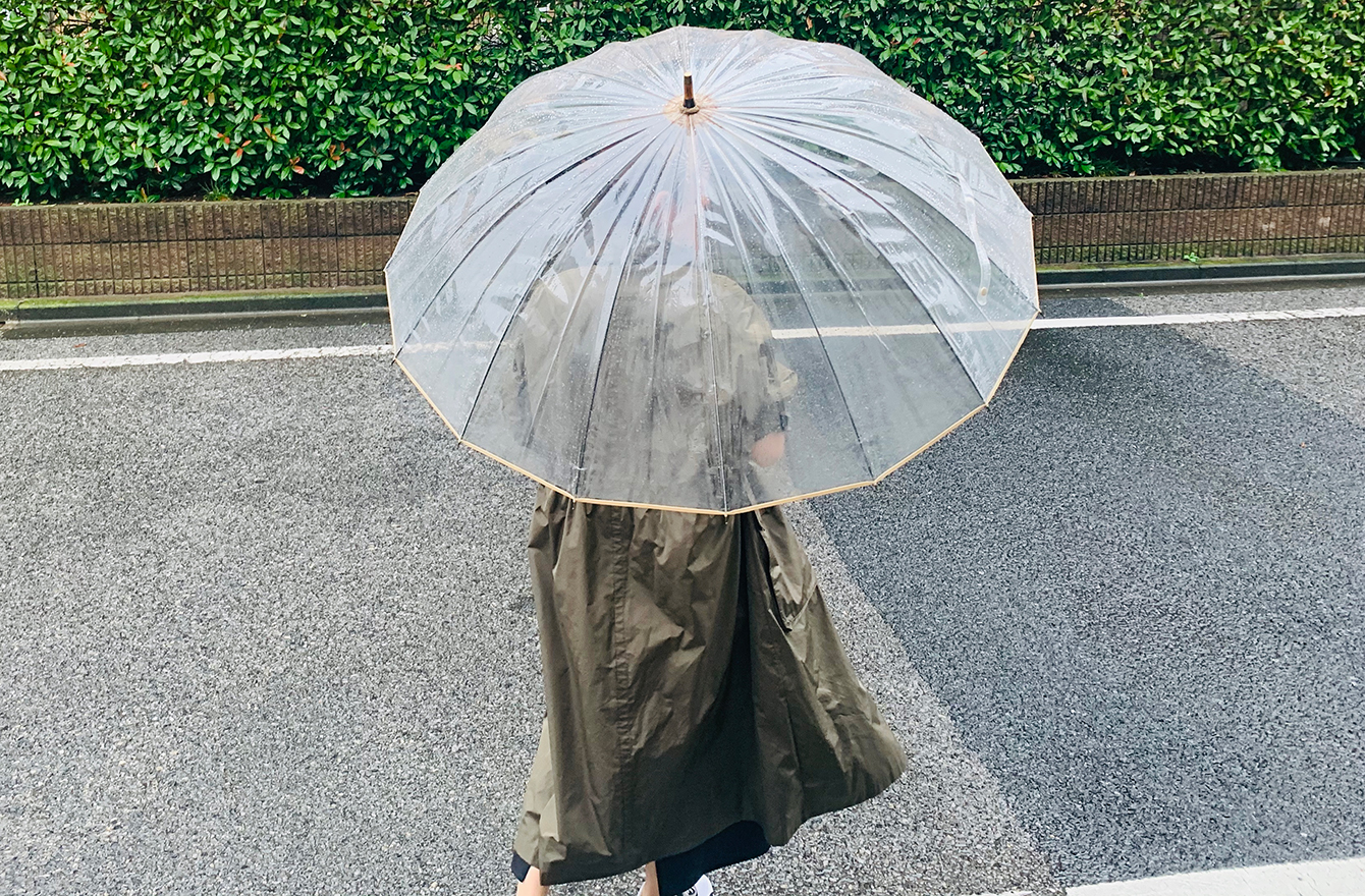 大草直子 小雨 時々雨 大雨 ヘビロテ中の３本の傘 大草直子の Styling Idea Mi Mollet ミモレ 明日の私へ 小さな一歩