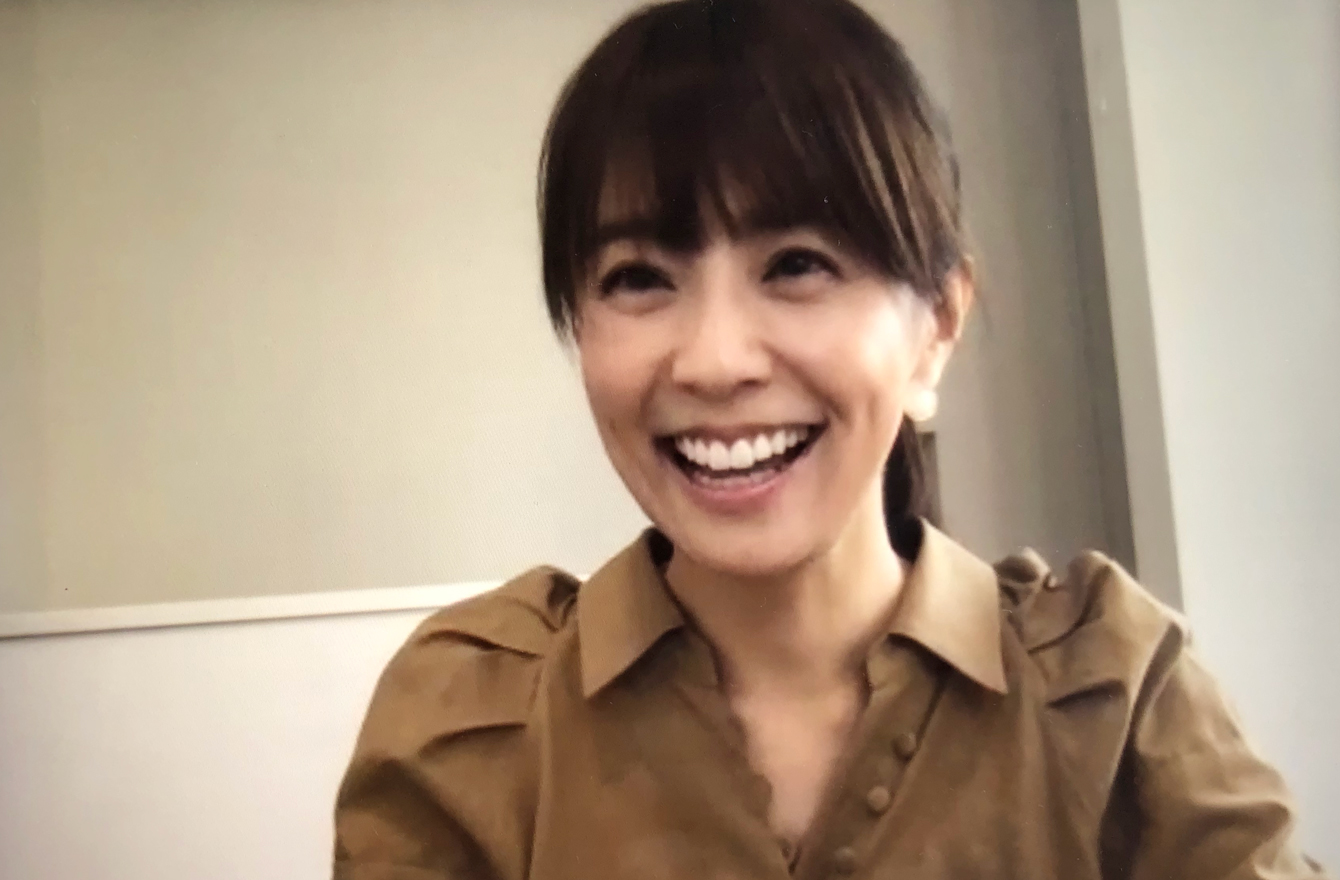 小林麻耶さんのショートヘア願望 失敗しないために切る前にするべきこととは 小林麻耶のほっと ひと息 Mi Mollet ミモレ 明日の私へ 小さな一歩 1 2