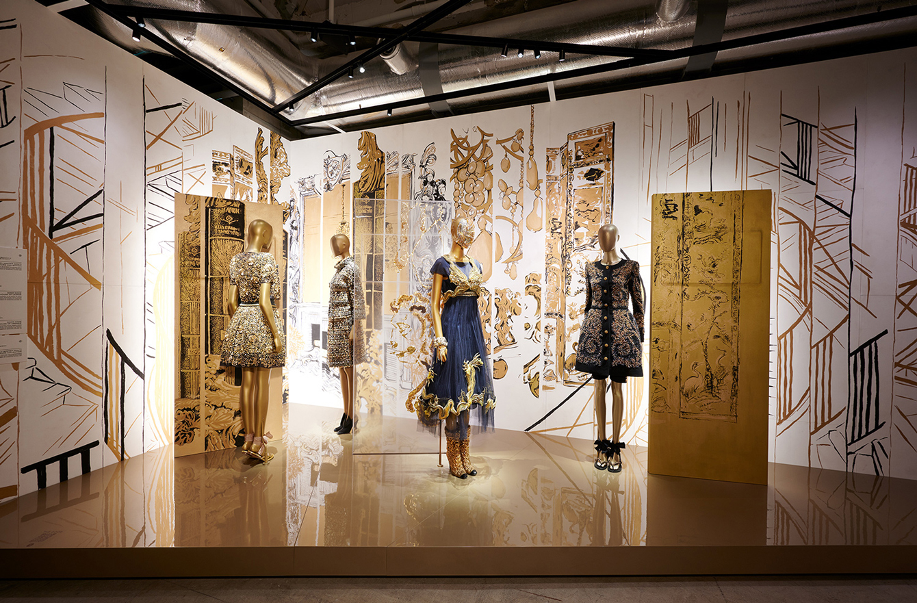 シャネルが「マドモアゼル プリヴェ」展で伝える「ファッションの力